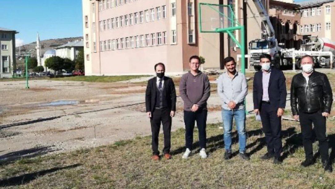 Mehmet Akif Ersoy Yatılı Bölge Ortaokulumuzun Basketbol Sahası Beton Döküm Çalışması Yapıldı